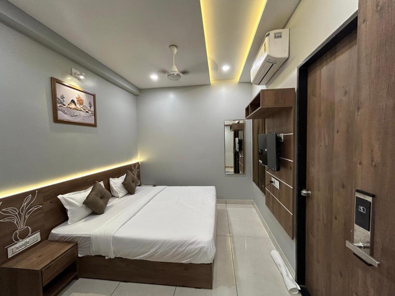 Hotel Holiday Icon Dwarka (Gujarat) Exterior foto