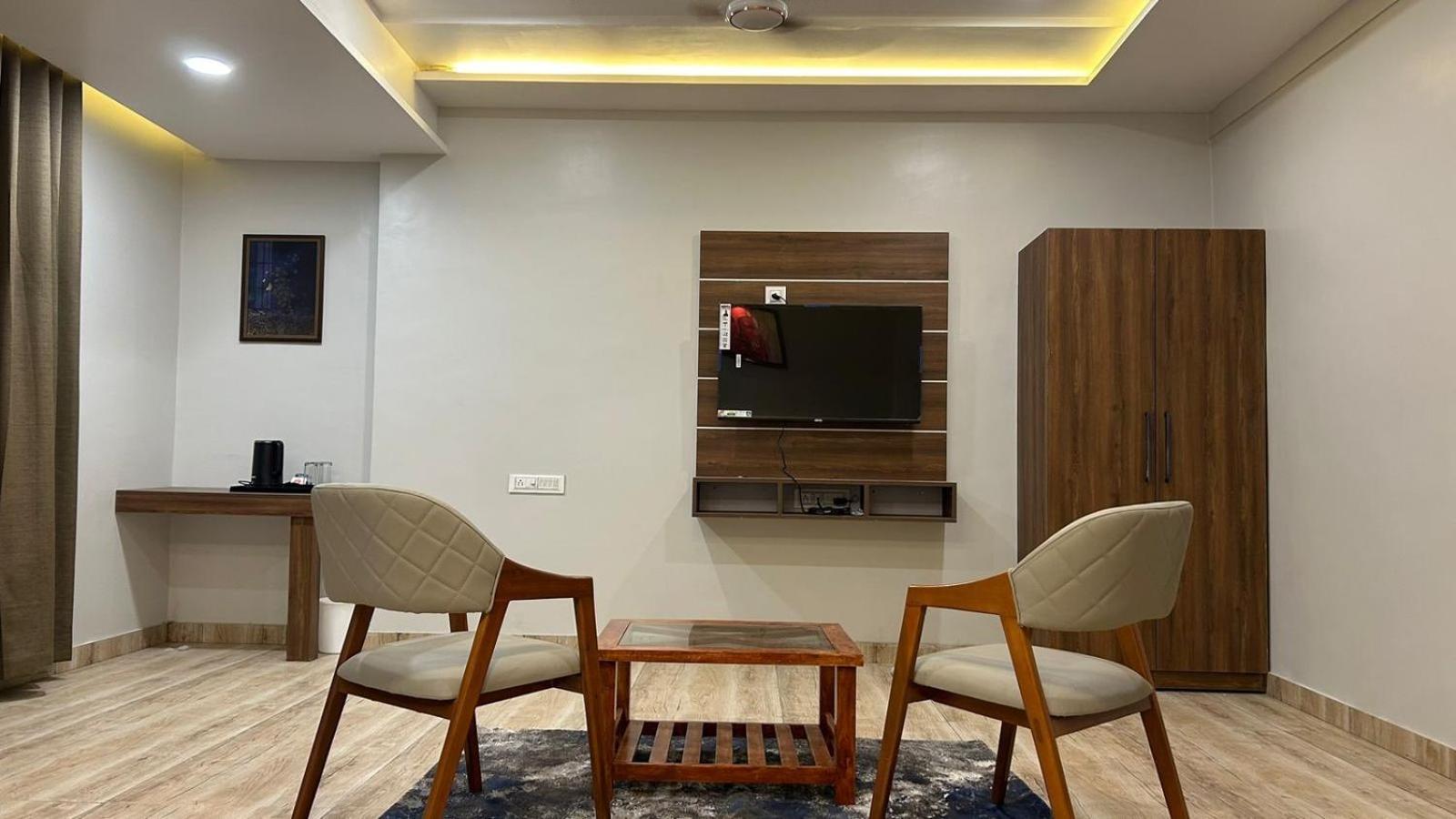 Hotel Holiday Icon Dwarka (Gujarat) Exterior foto