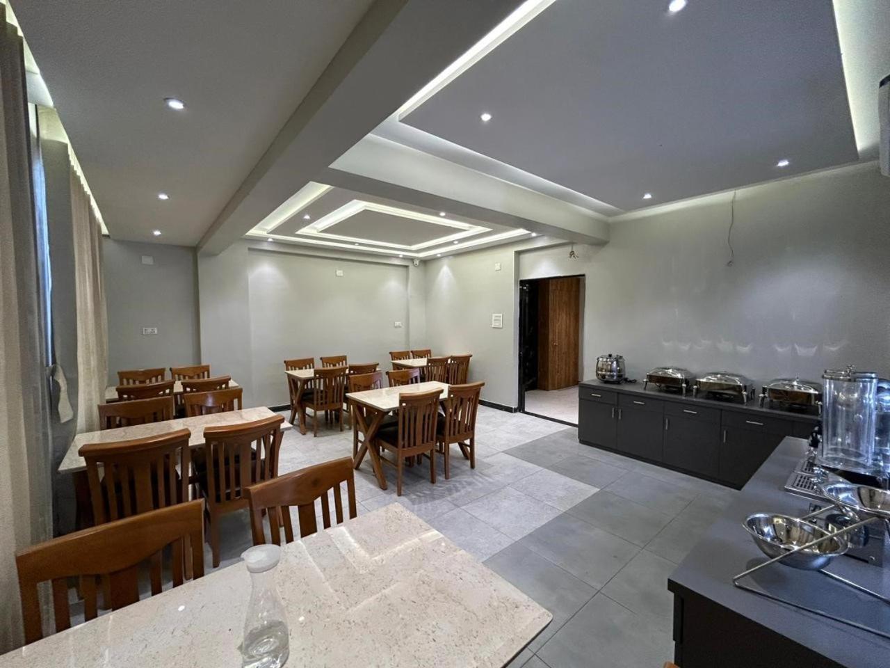 Hotel Holiday Icon Dwarka (Gujarat) Exterior foto