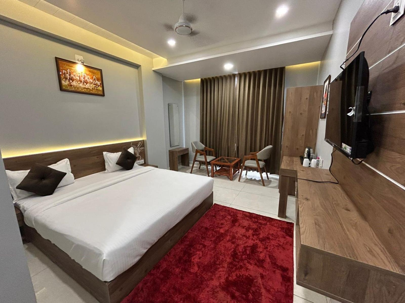 Hotel Holiday Icon Dwarka (Gujarat) Exterior foto